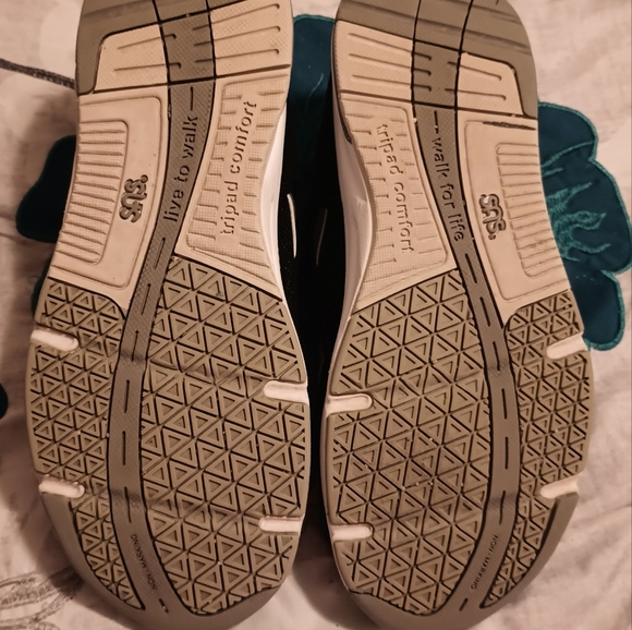 Women's 7M SAS Athletic Shoes - Picture 4 of 15